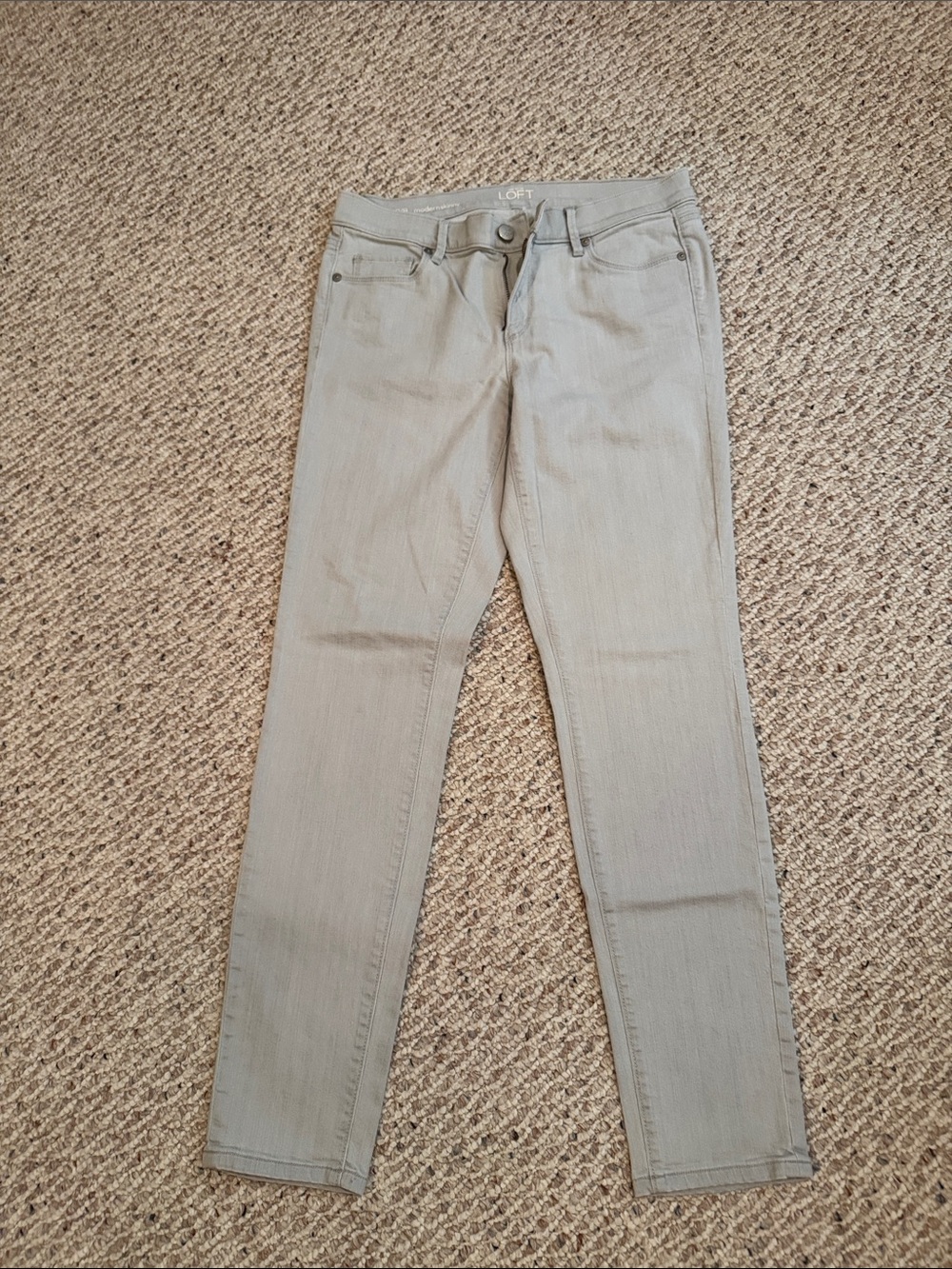 LOFT Modern Skinny Jeans in Light grey